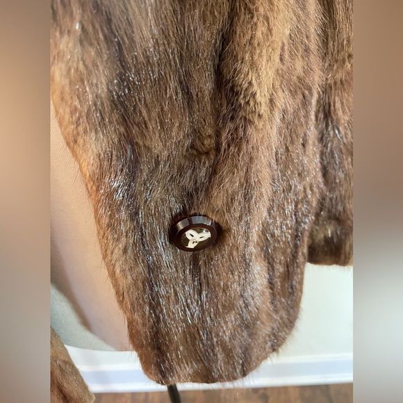 Vintage Muskrat fur coat | Woman’s vintage Muskrat fur coat | Vintage fur jacket - Picture 7 of 12